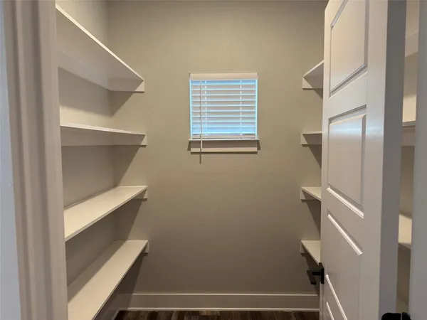 $1,975 | 502 Sonoma Court, Sherman, TX 75092