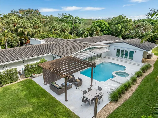 $3,890,000 | 12220 Pine Needle Lane, Pinecrest, FL 33156