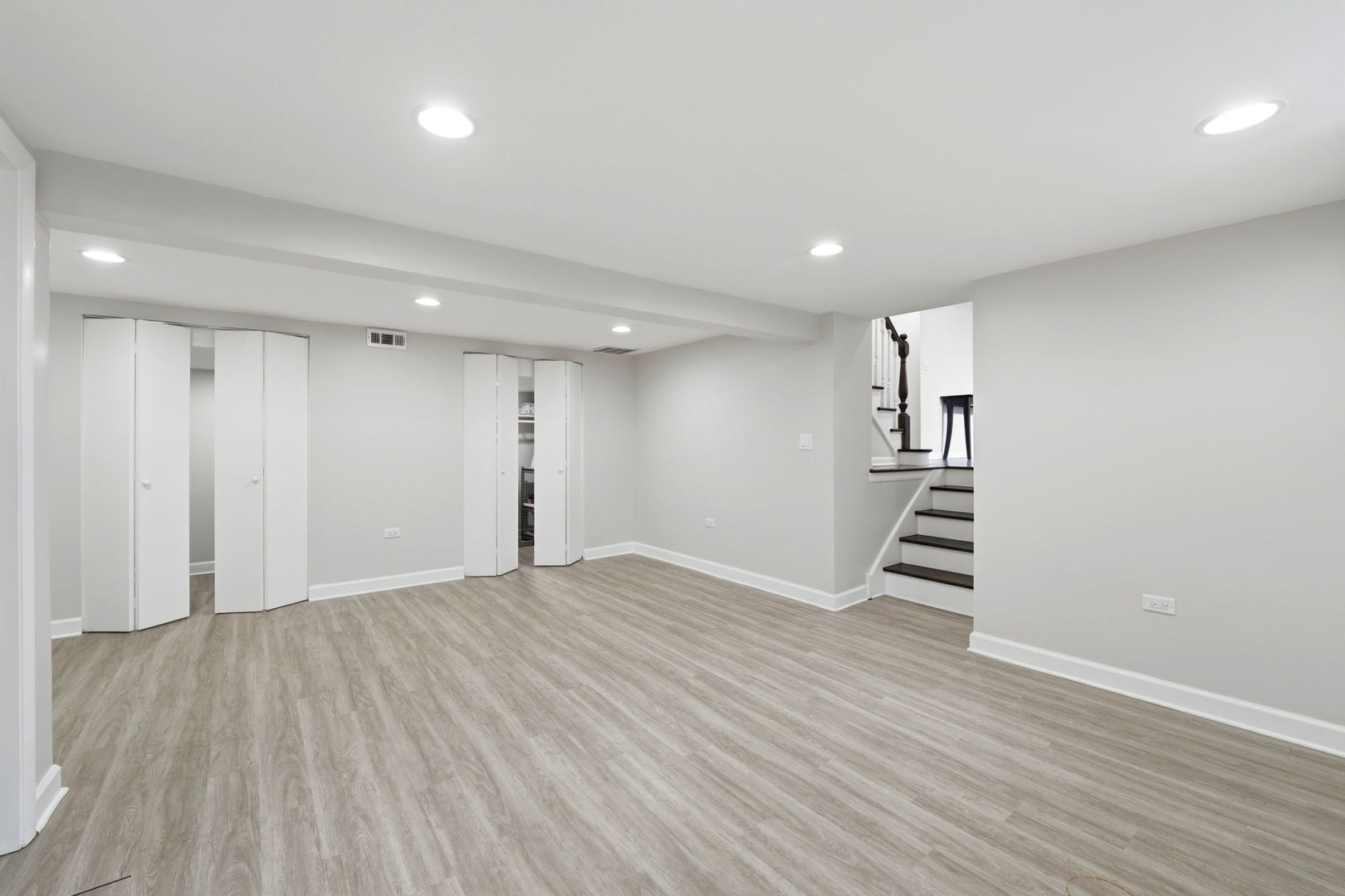 389 Michael John Drive Park Ridge, IL 60068 - Photo 25 of 40