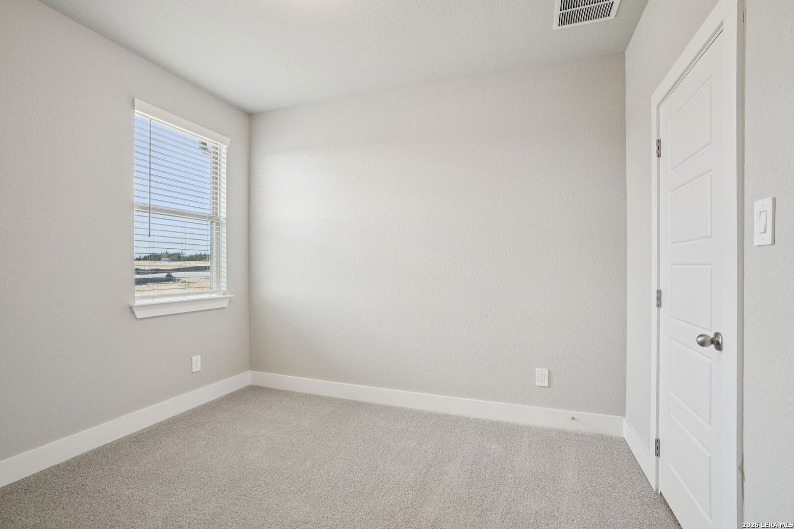109 Dakota Ridge Cibolo, TX 78108 - Photo 19 of 38 an empty room with a window