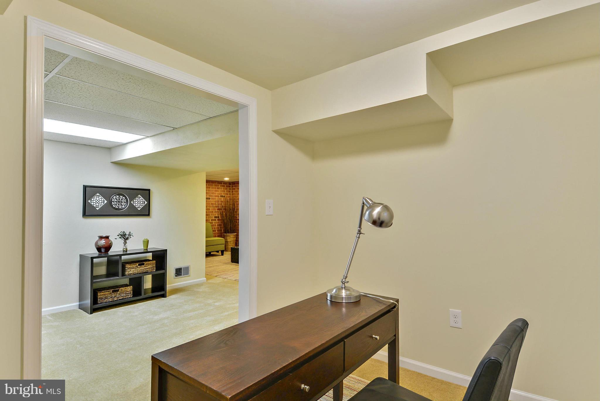 619 Greenbrier Drive Silver Spring, MD 20910 - Photo 23 of 30 a living room with furniture