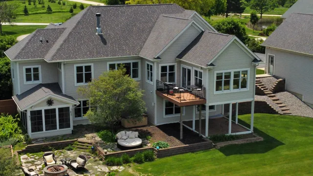 $750,000 | 30156 715th Street, Lake City, MN 55041