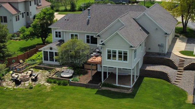 $750,000 | 30156 715th Street, Lake City, MN 55041