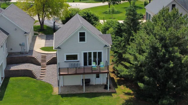 $750,000 | 30156 715th Street, Lake City, MN 55041