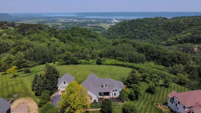 $750,000 | 30156 715th Street, Lake City, MN 55041