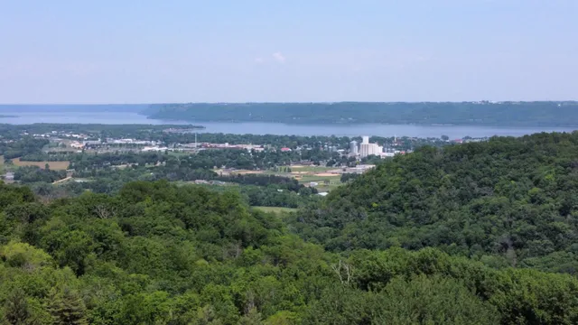 $750,000 | 30156 715th Street, Lake City, MN 55041