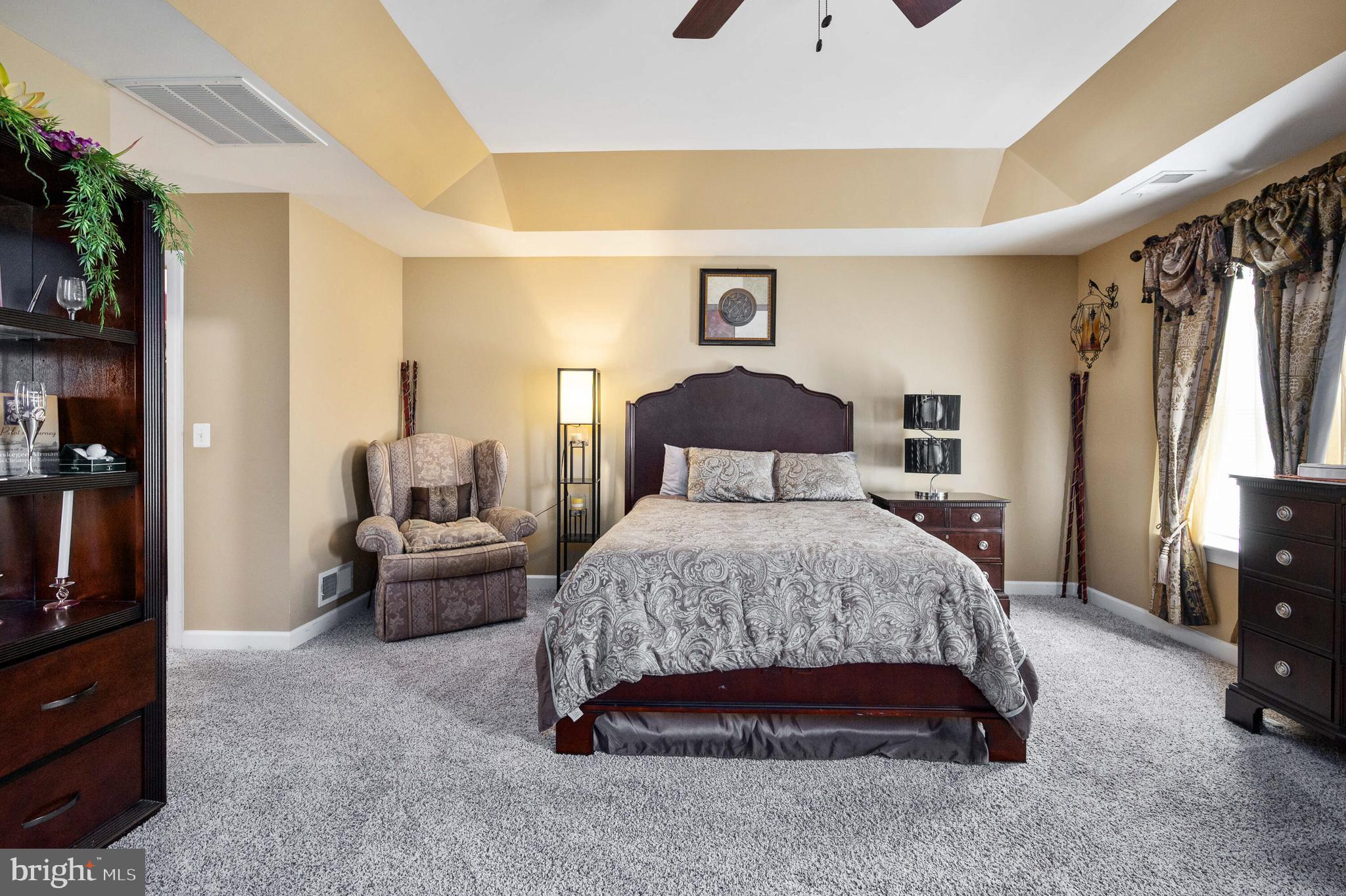 4190 Agency Loop Triangle, VA 22172 - Photo 22 of 47 Oversize Owners Suite