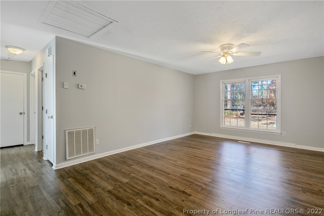 5882 Hunting Ridge Road Hope Mills, NC 28348 - Photo 7 of 39 Gallery Image 7