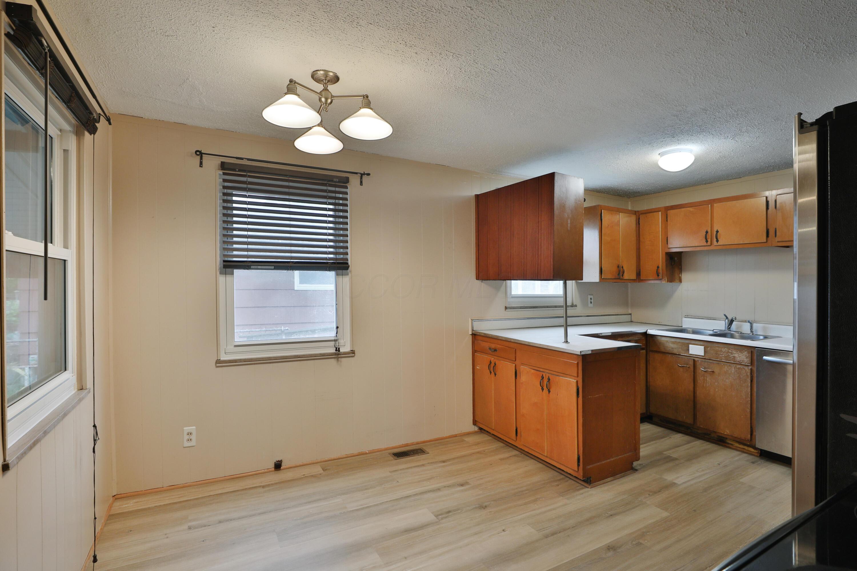 165 Morse Road Columbus, OH 43214 - Photo 8 of 35