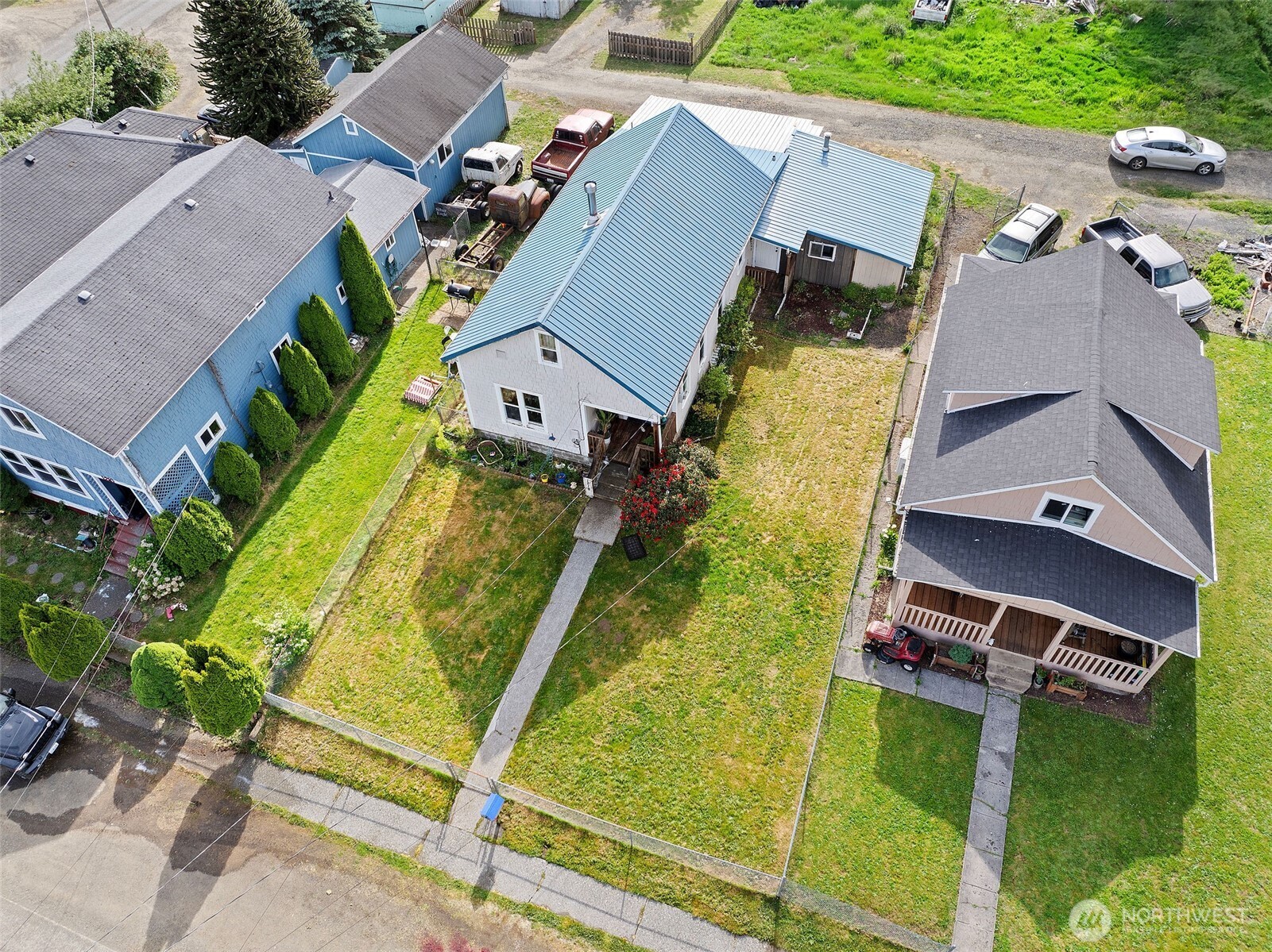 1218 Cedar Street Raymond, WA 98577 - Photo 4 of 31