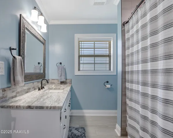 $249,900 | 811 West Viator Street, Delcambre, LA 70528