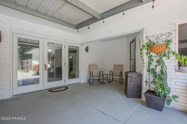 $249,900 | 811 West Viator Street, Delcambre, LA 70528