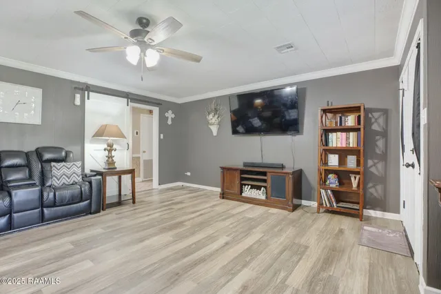 $249,900 | 811 West Viator Street, Delcambre, LA 70528