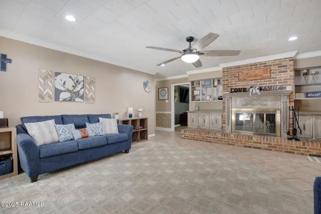 $249,900 | 811 West Viator Street, Delcambre, LA 70528