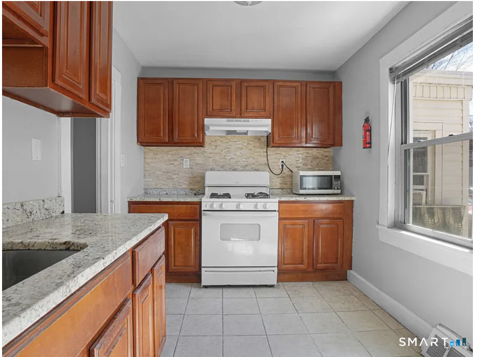 87 Colony Street Bridgeport, CT 06610 - Photo 8 of 12