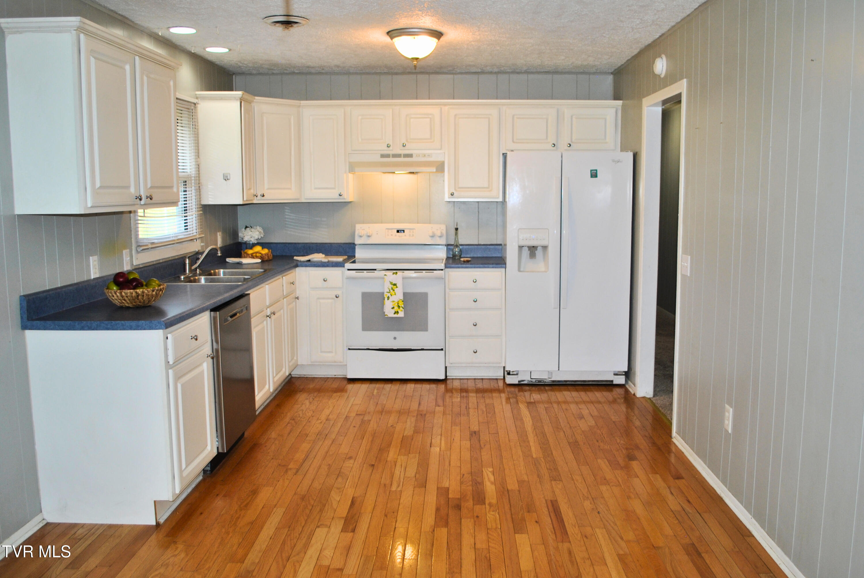 5919 Carters Valley Road Church Hill, TN 37642 - Photo 18 of 37 kitchen 2