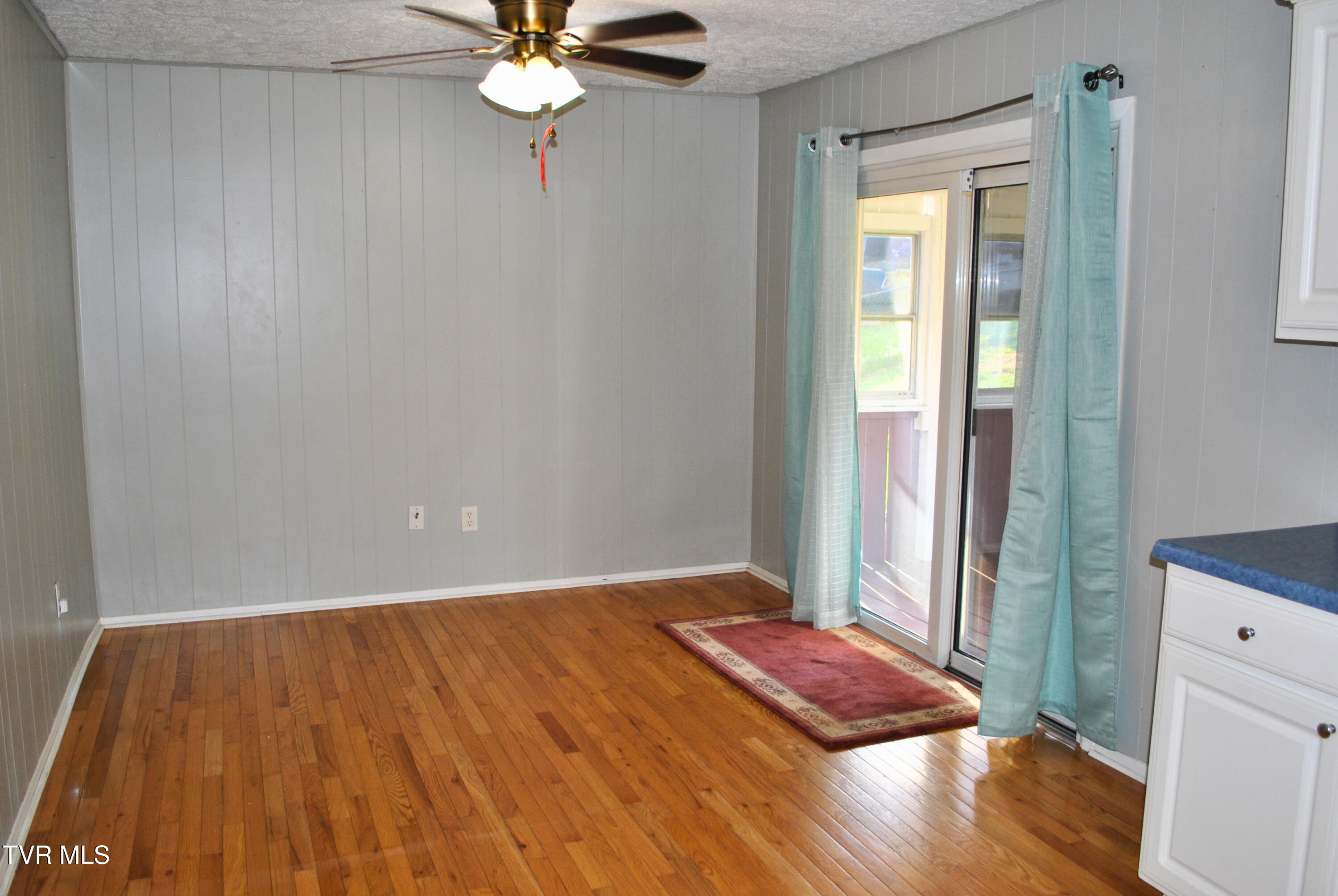 5919 Carters Valley Road Church Hill, TN 37642 - Photo 20 of 37 dining room