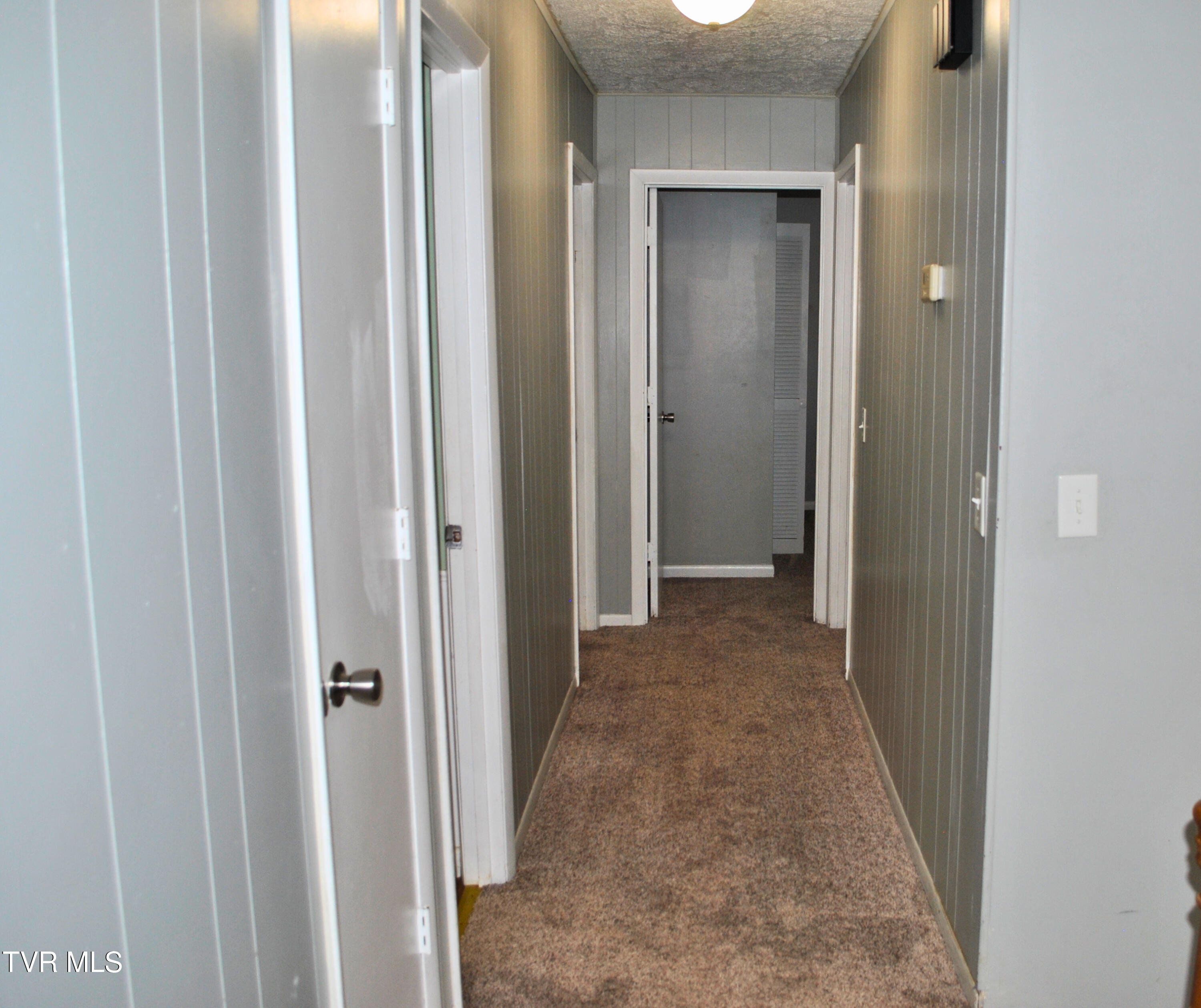 5919 Carters Valley Road Church Hill, TN 37642 - Photo 21 of 37 hallway