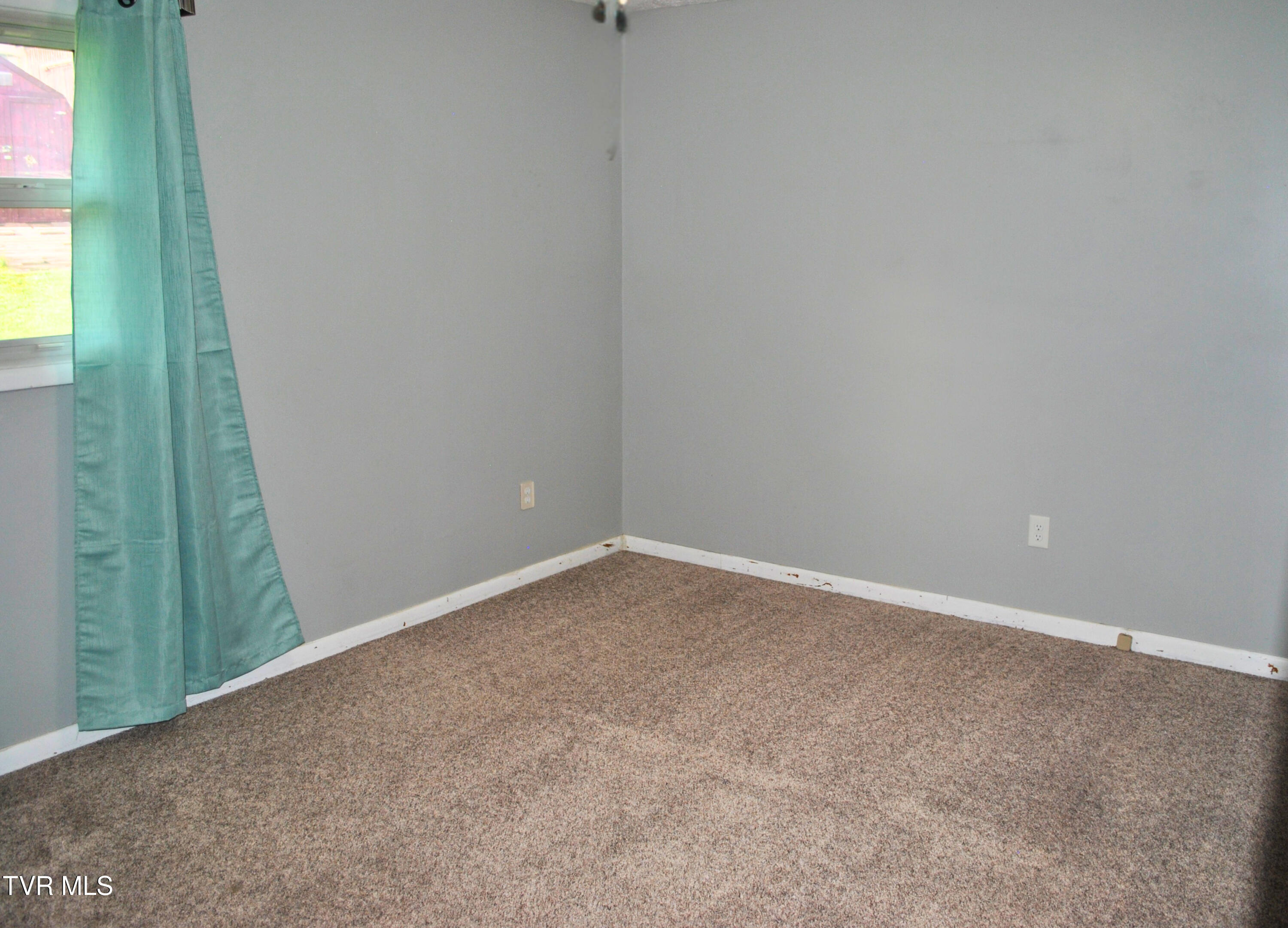 5919 Carters Valley Road Church Hill, TN 37642 - Photo 27 of 37 Bedroom 1