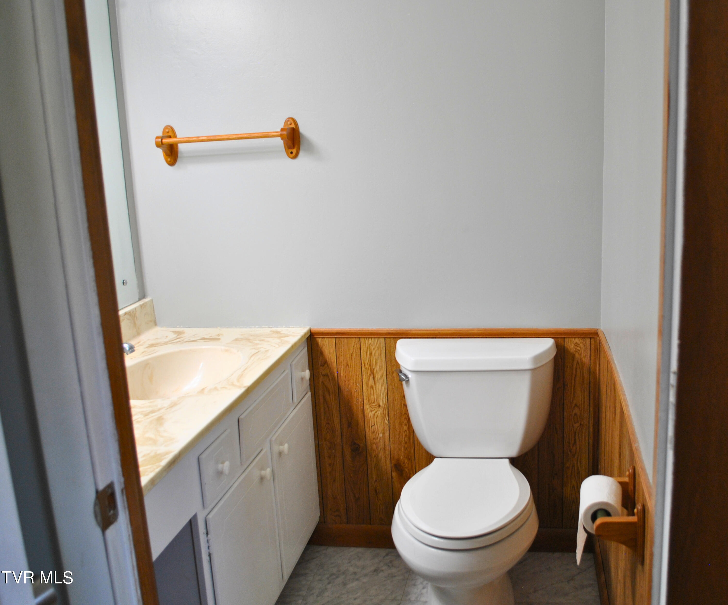 5919 Carters Valley Road Church Hill, TN 37642 - Photo 28 of 37 half bathroom