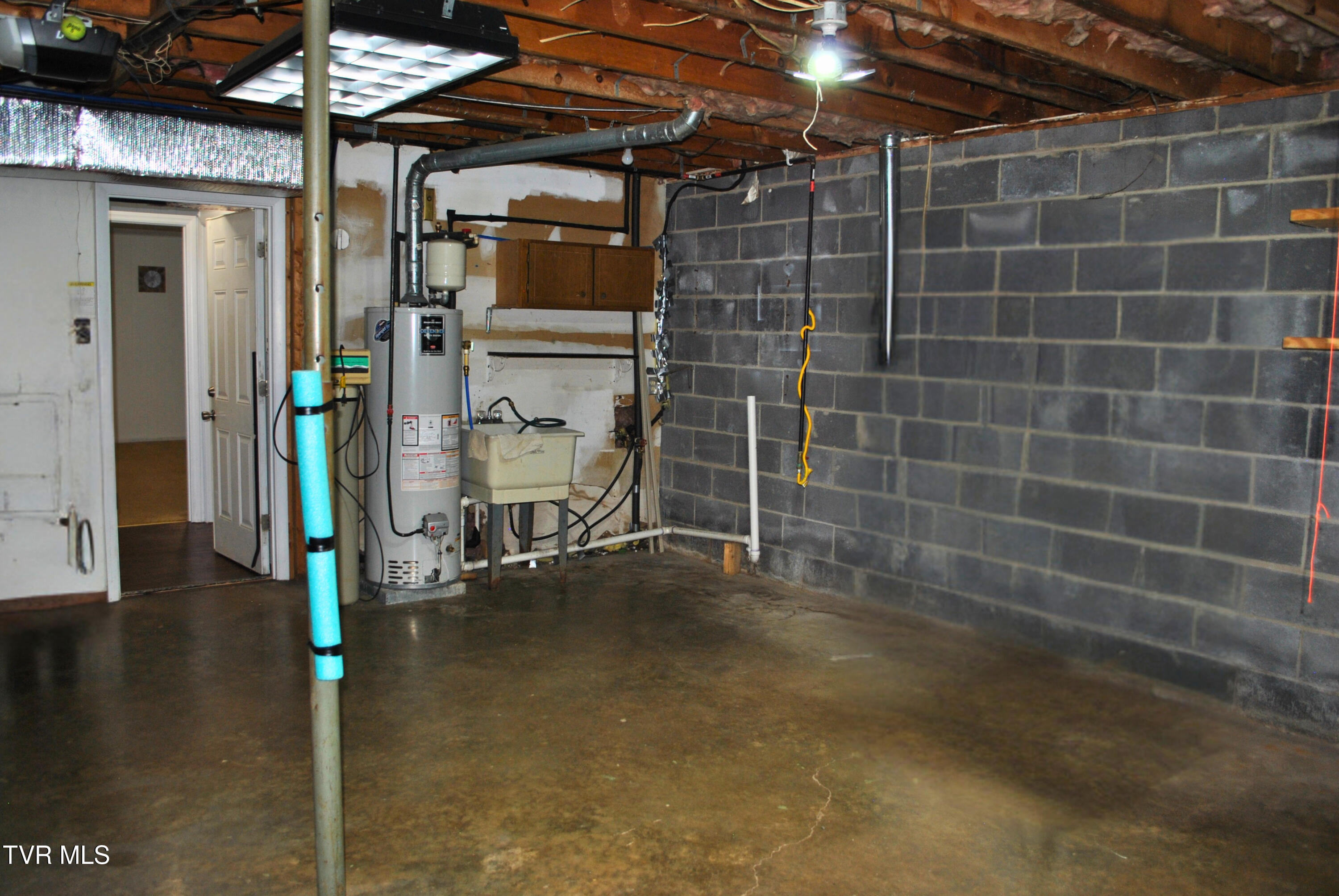 5919 Carters Valley Road Church Hill, TN 37642 - Photo 36 of 37 garage 2