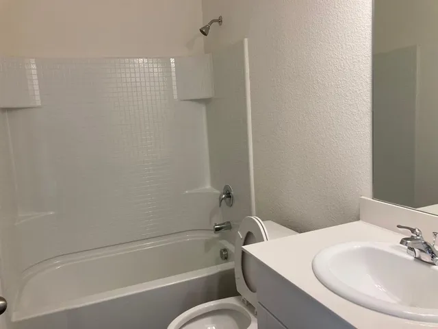 $2,295 | 2640 Salado Creek Lane, Glenn Heights, TX 75154