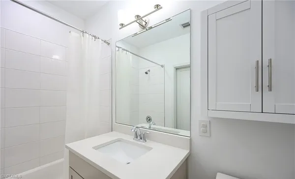 $3,200 | 7320 Rockefeller Drive, Naples, FL 34119