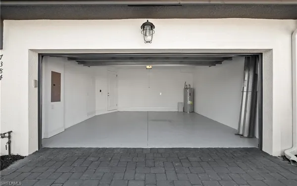 $3,200 | 7320 Rockefeller Drive, Naples, FL 34119