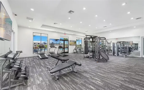 $3,200 | 7320 Rockefeller Drive, Naples, FL 34119