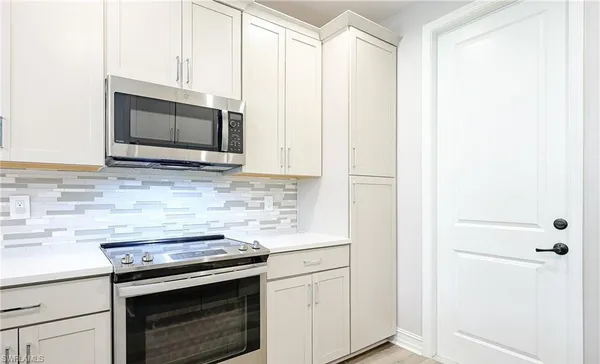 $3,200 | 7320 Rockefeller Drive, Naples, FL 34119