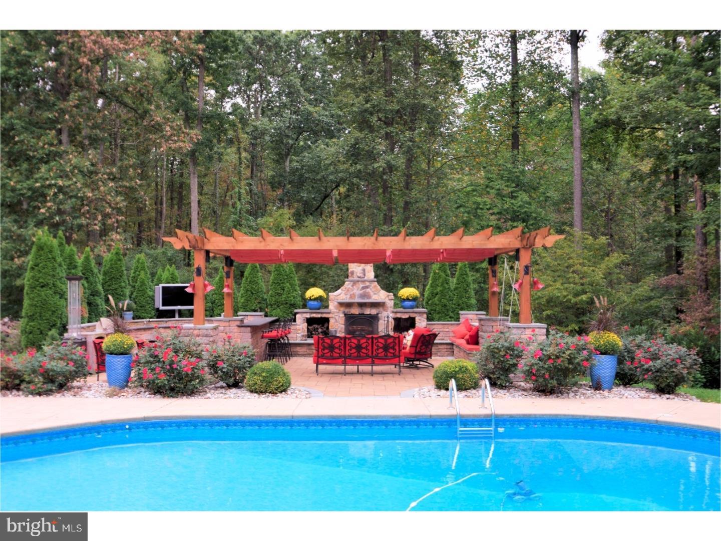 2931 Chestnut Hill Road Pottstown, PA 19465 - Photo 21 of 25 Pool