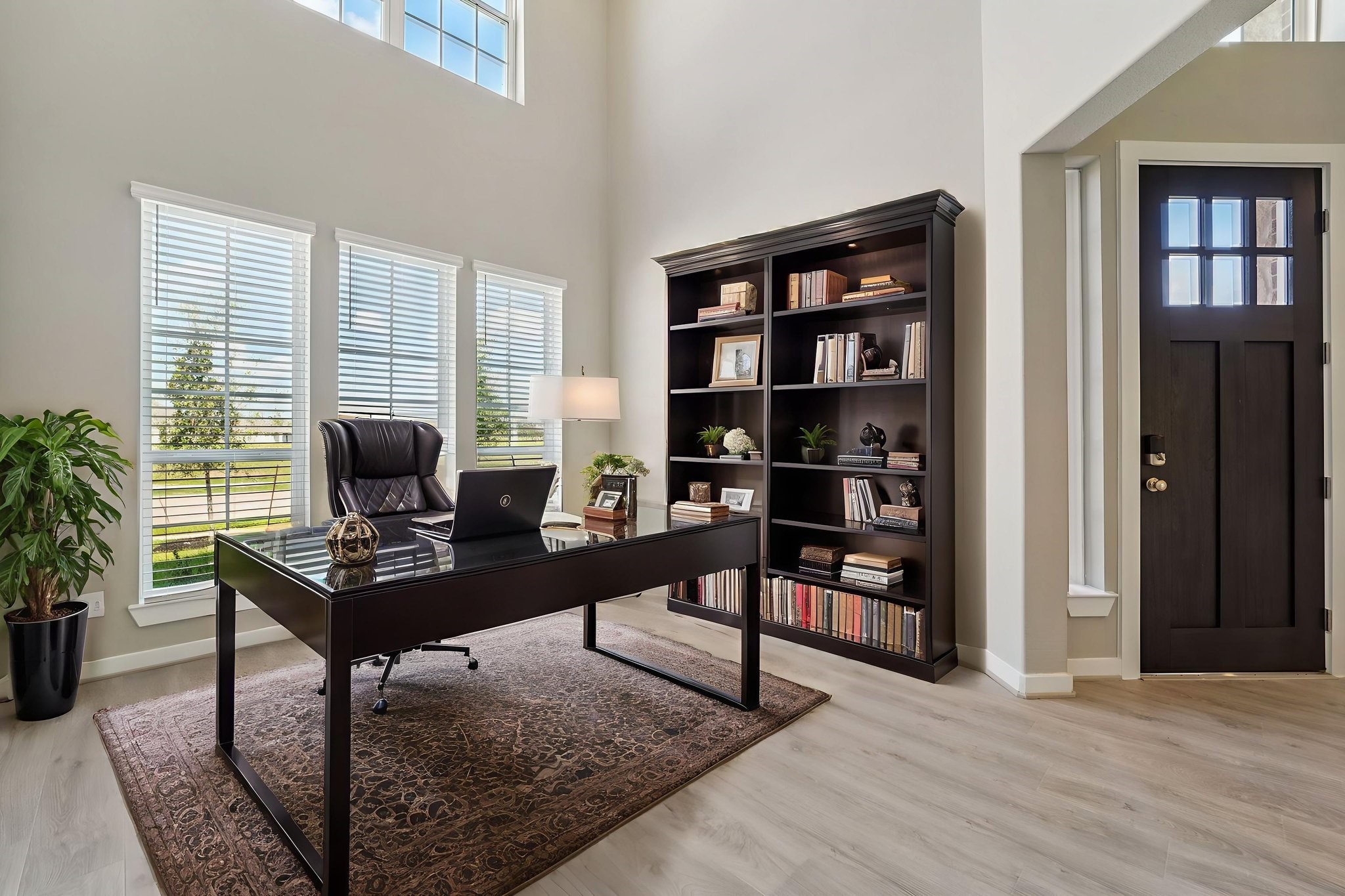 5718 Chamberlain Crossing Rosenberg, TX 77471 - Photo 20 of 41 Photo is not of the actual home, but is an inspirational photo of builder’s model home and may depict options, furnishings, and/or decorator features that are not included