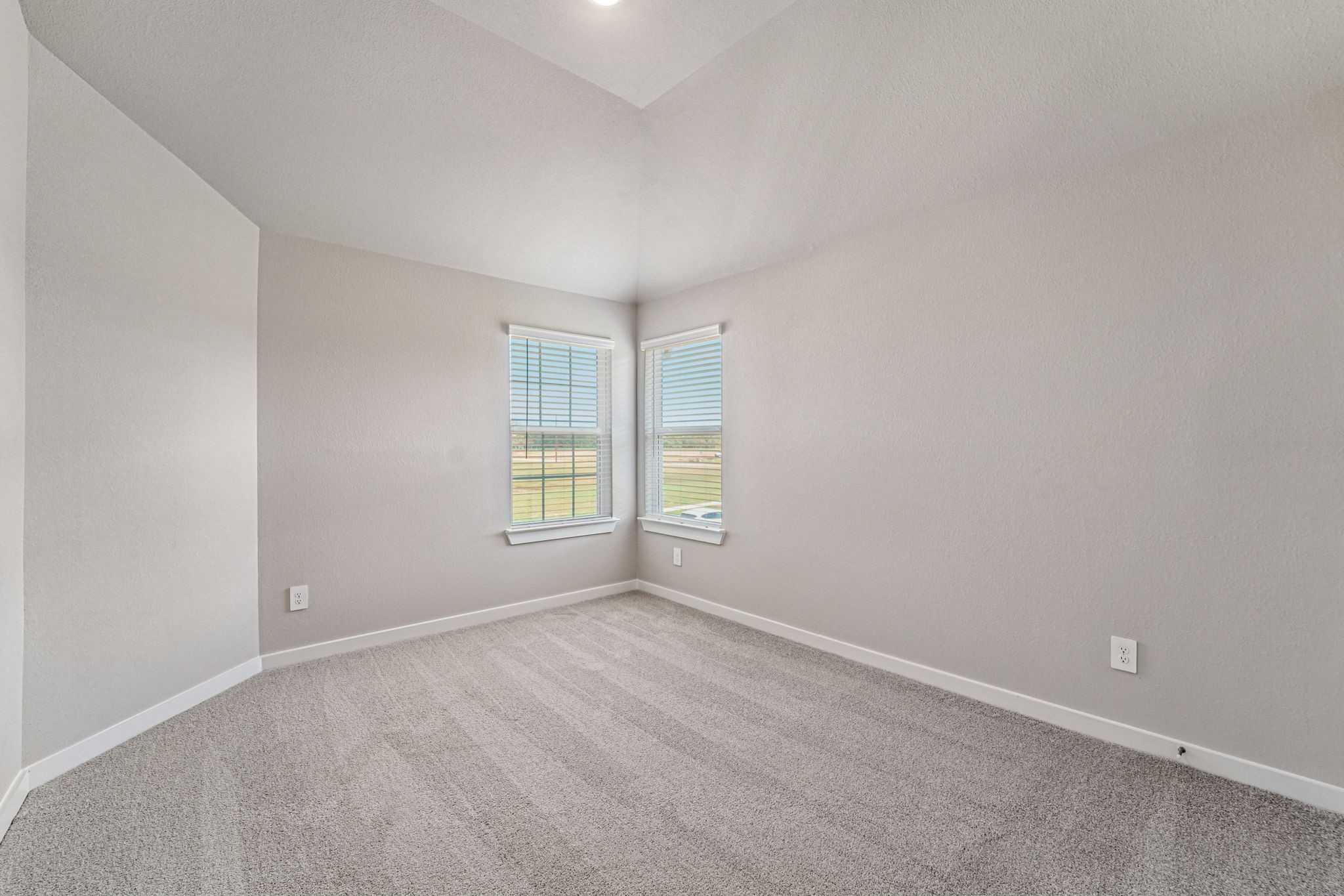 5718 Chamberlain Crossing Rosenberg, TX 77471 - Photo 34 of 41 Photo is not of the actual home, but is an inspirational photo of builder’s model home and may depict options, furnishings, and/or decorator features that are not included