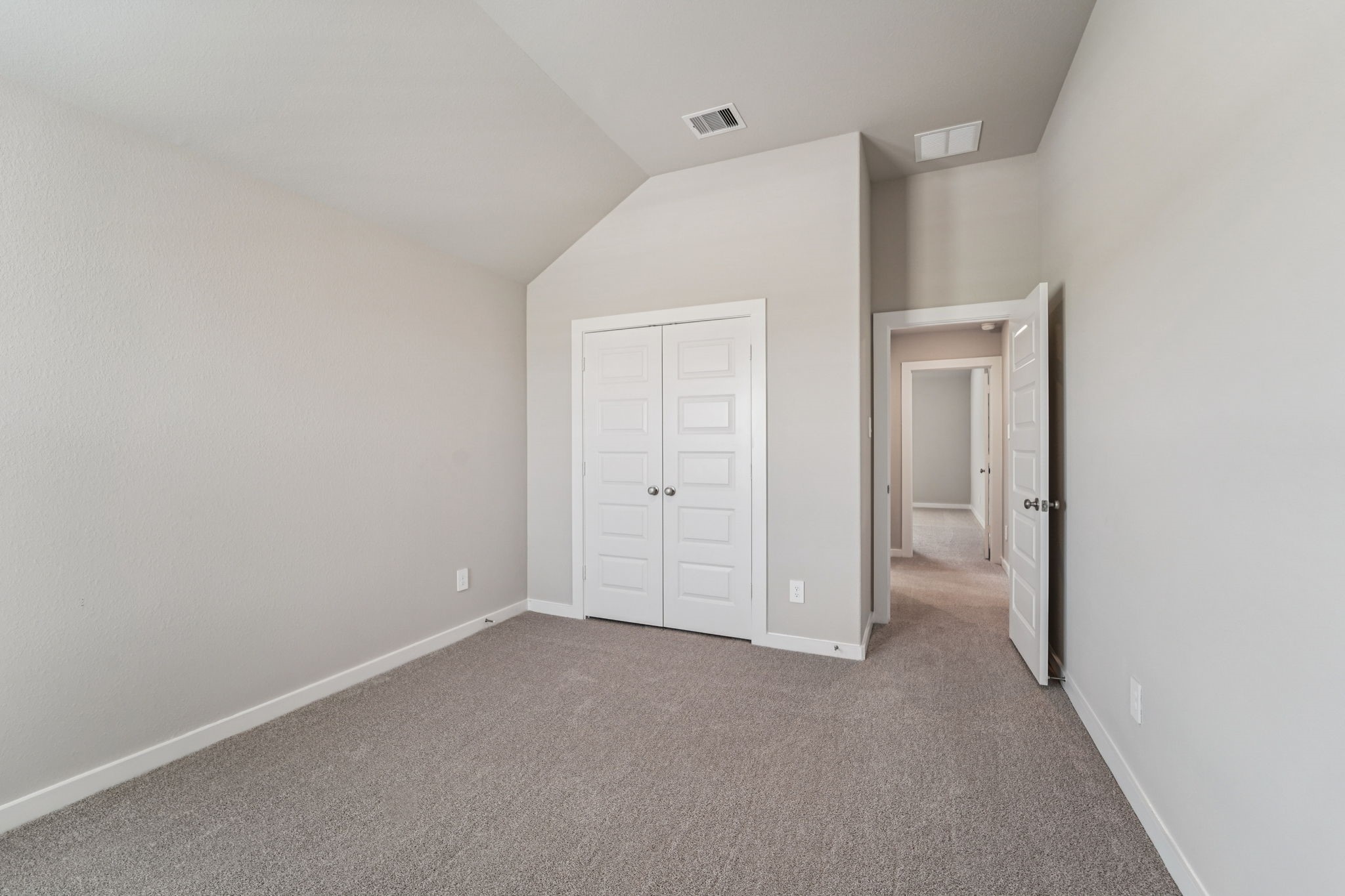 5718 Chamberlain Crossing Rosenberg, TX 77471 - Photo 35 of 41 Photo is not of the actual home, but is an inspirational photo of builder’s model home and may depict options, furnishings, and/or decorator features that are not included