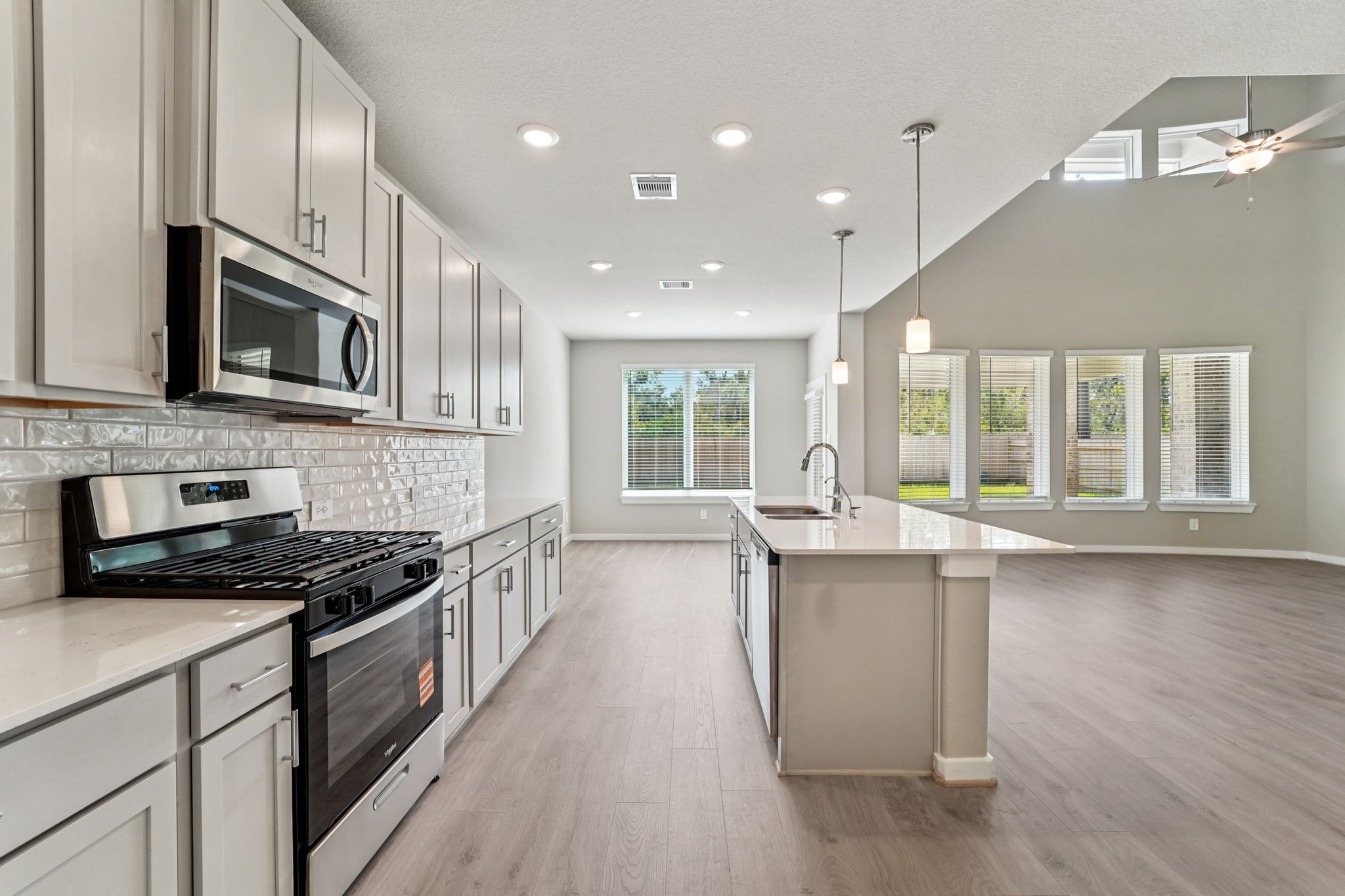 5718 Chamberlain Crossing Rosenberg, TX 77471 - Photo 6 of 41 Photo is not of the actual home, but is an inspirational photo of builder’s model home and may depict options, furnishings, and/or decorator features that are not included