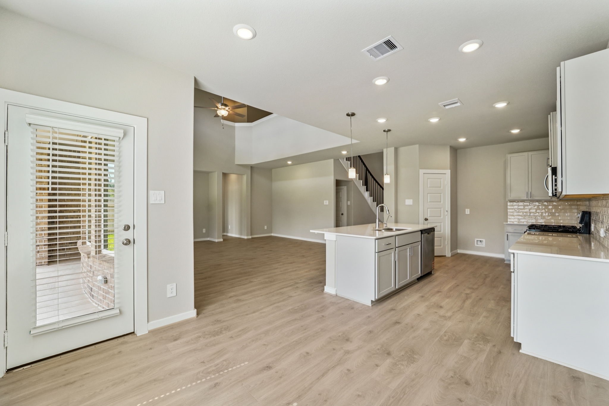 5718 Chamberlain Crossing Rosenberg, TX 77471 - Photo 7 of 41 Photo is not of the actual home, but is an inspirational photo of builder’s model home and may depict options, furnishings, and/or decorator features that are not included