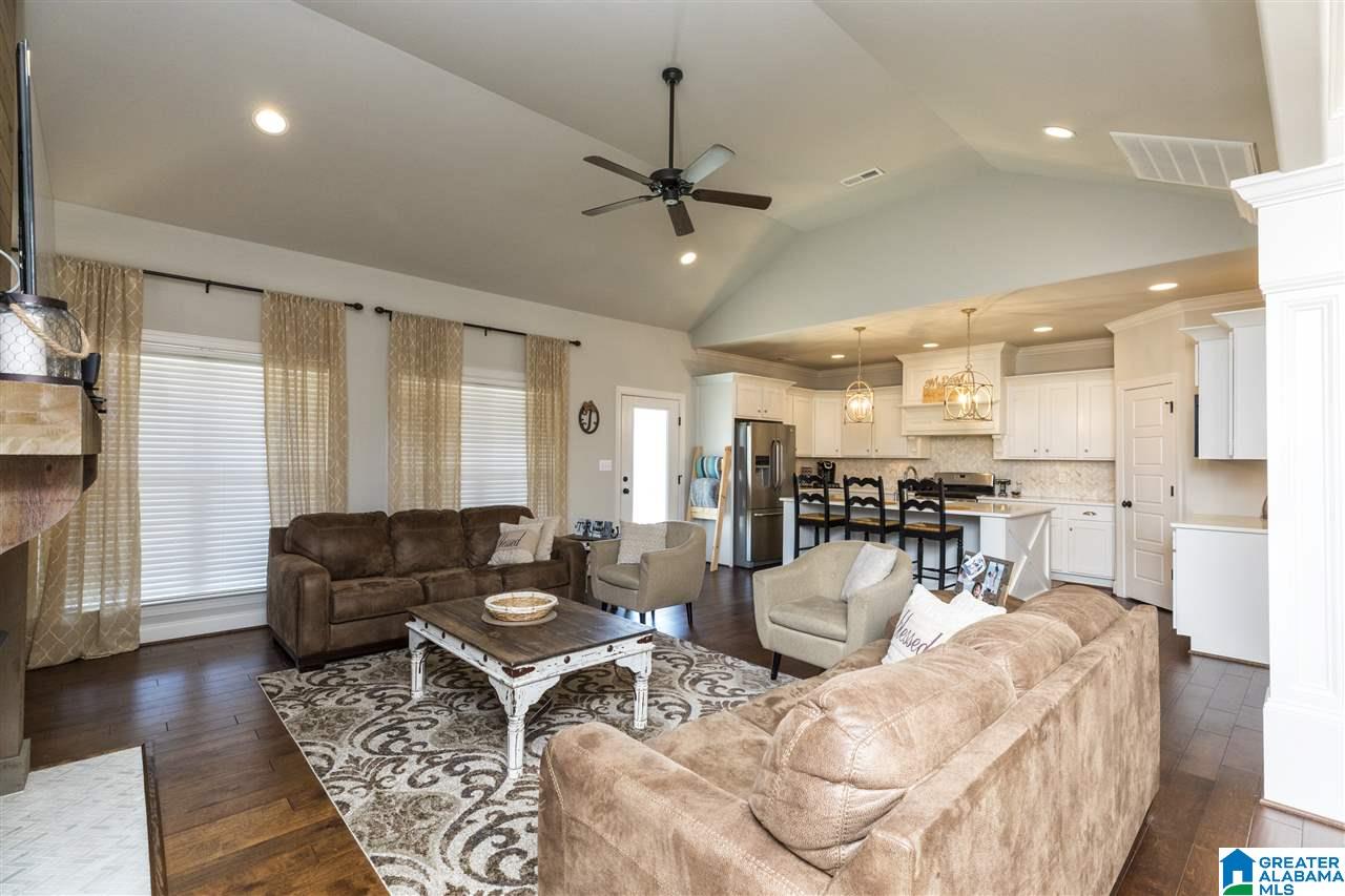 333 Strathaven Circle Pelham, AL 35124 - Photo 7 of 38
