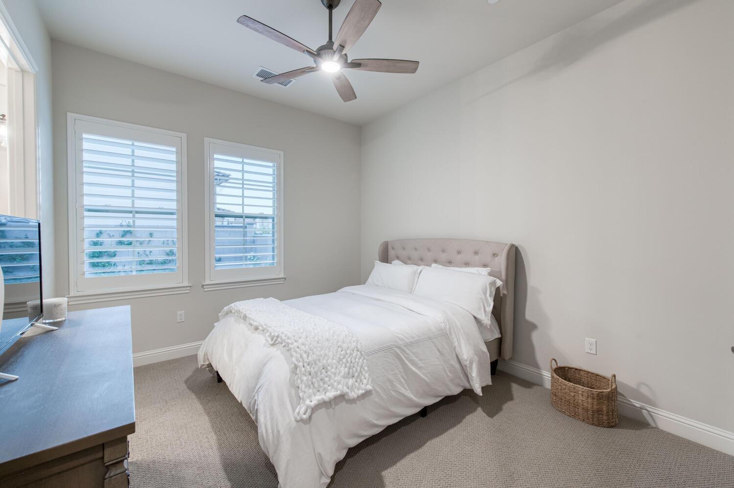 11865 North Ridgeway Drive Fresno, CA 93730 - Photo 24 of 59