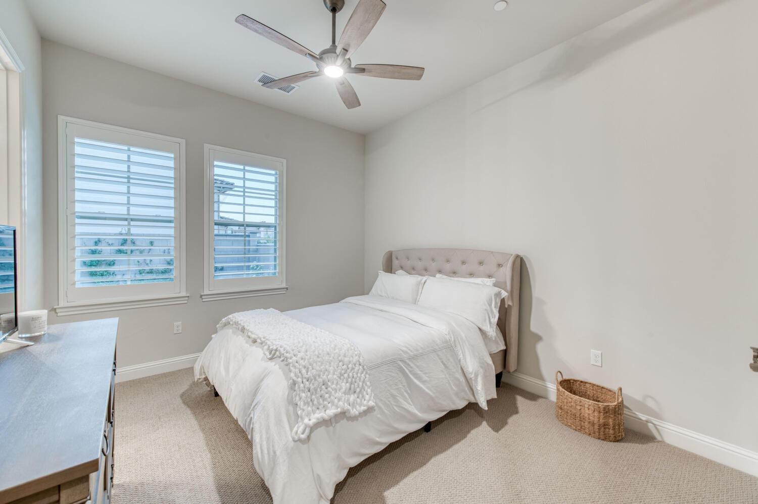 11865 North Ridgeway Drive Fresno, CA 93730 - Photo 26 of 59