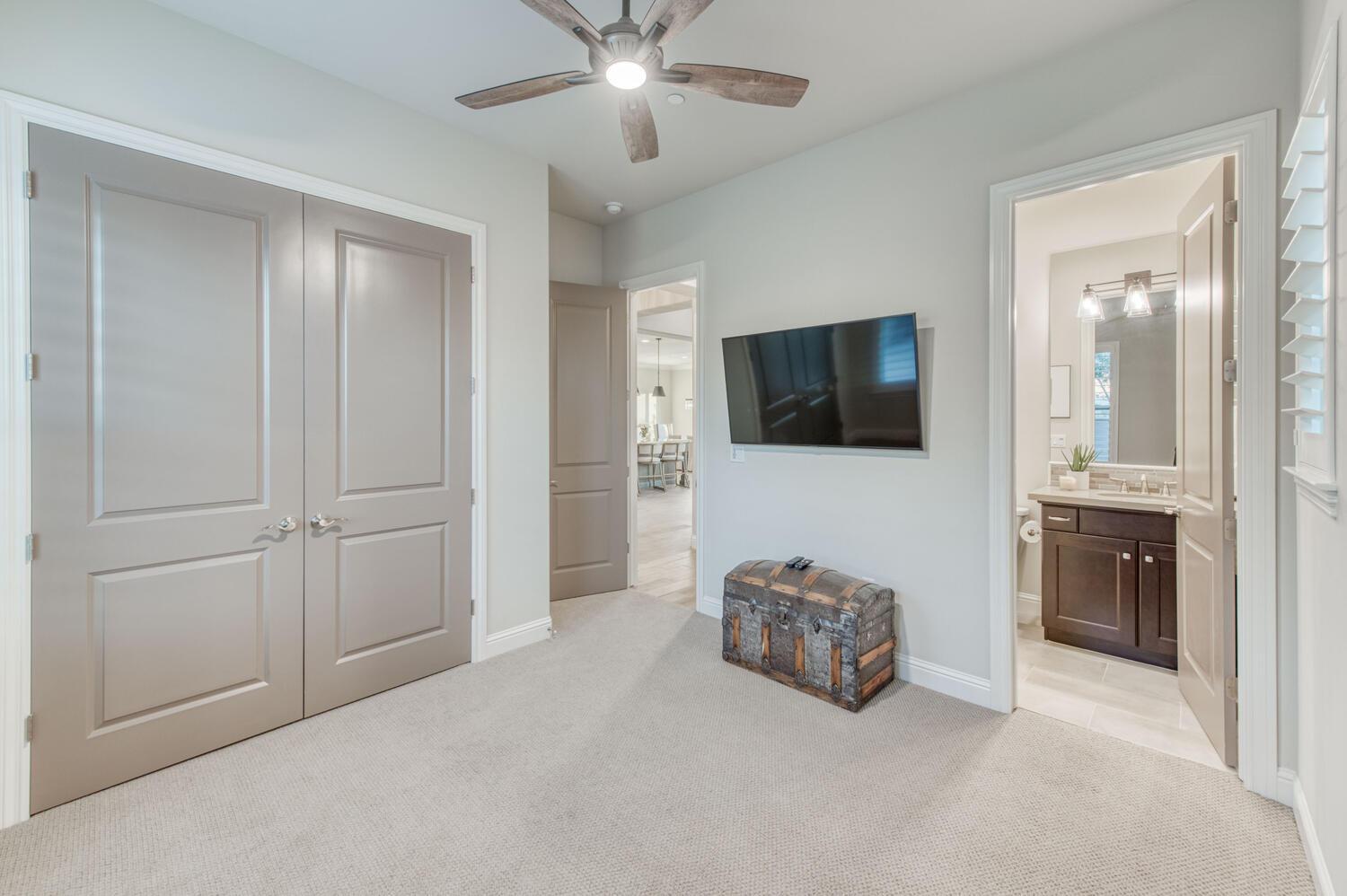 11865 North Ridgeway Drive Fresno, CA 93730 - Photo 8 of 59