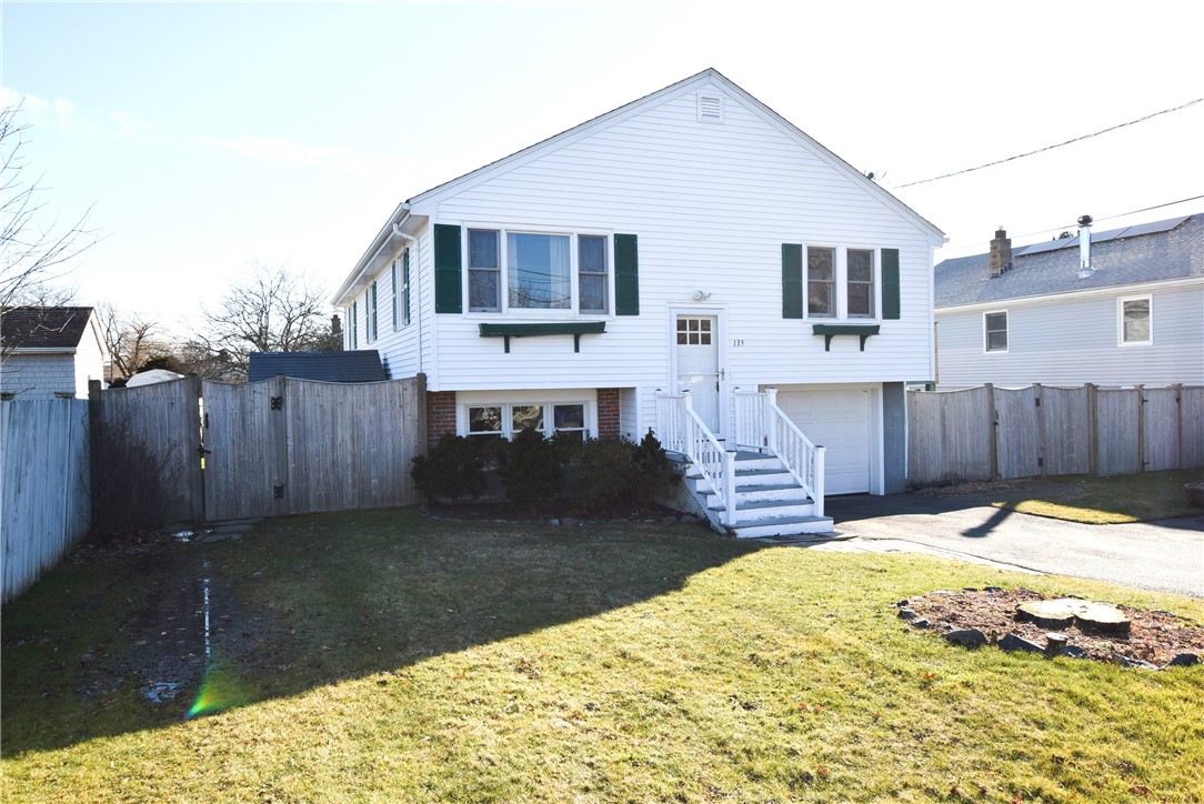 135 Reservoir Road Middletown, RI 02842 - Photo 25 of 25 Front view
