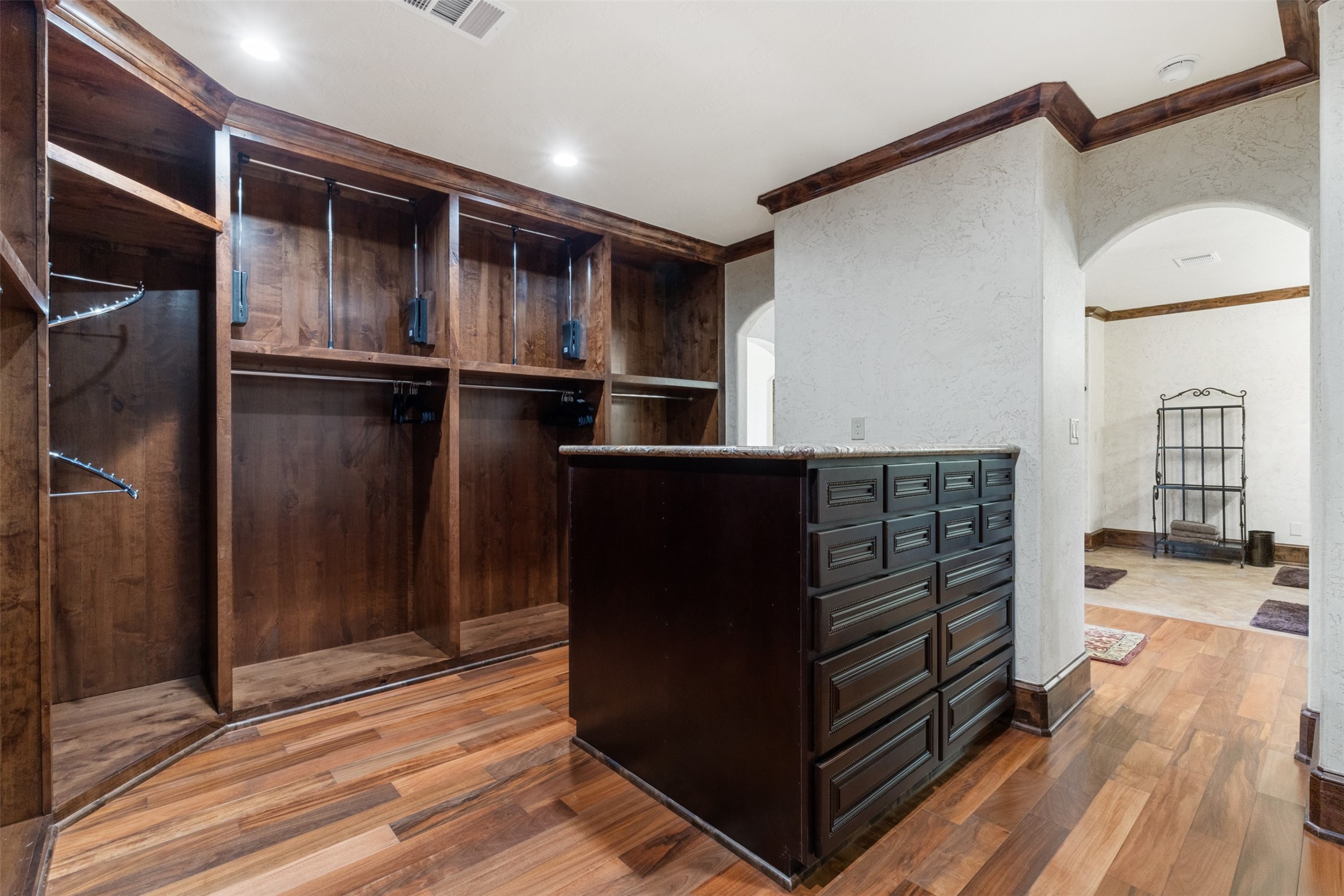 19216 Fm 442 Road Needville, TX 77461 - Photo 31 of 50 2nd Floor Master Suite