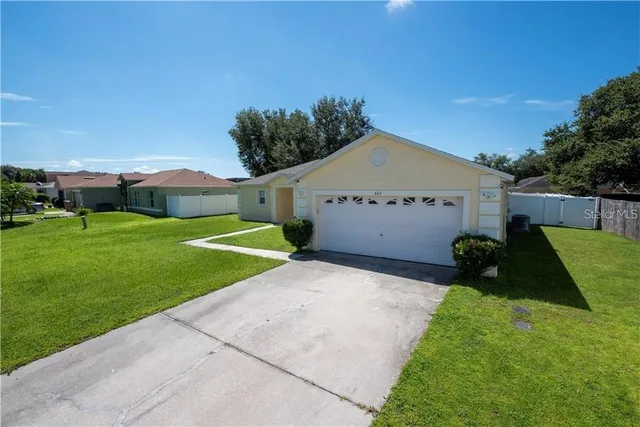 $1,900 | 662 Sterling Drive, Kissimmee, FL 34758