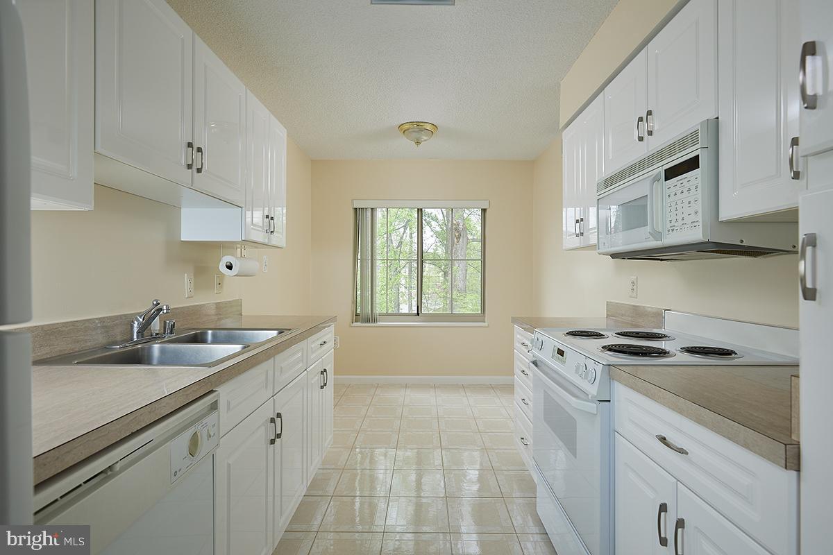 14809 Pennfield Circle, Unit 305 Silver Spring, MD 20906 - Photo 3 of 23