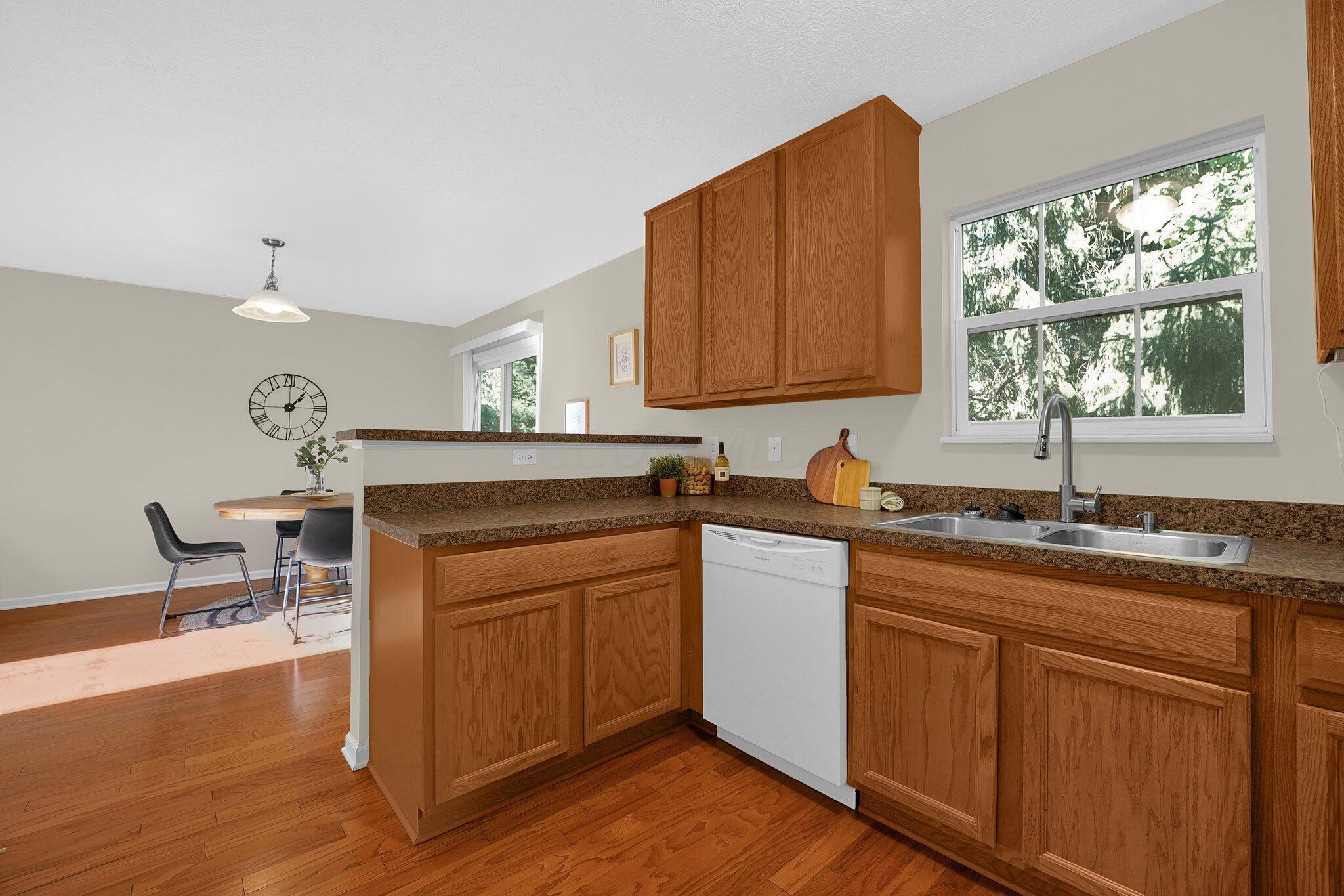 8343 Bruntsfield Road Columbus, OH 43235 - Photo 12 of 36 7-web-or-mls-8343-bruntsfield-rd