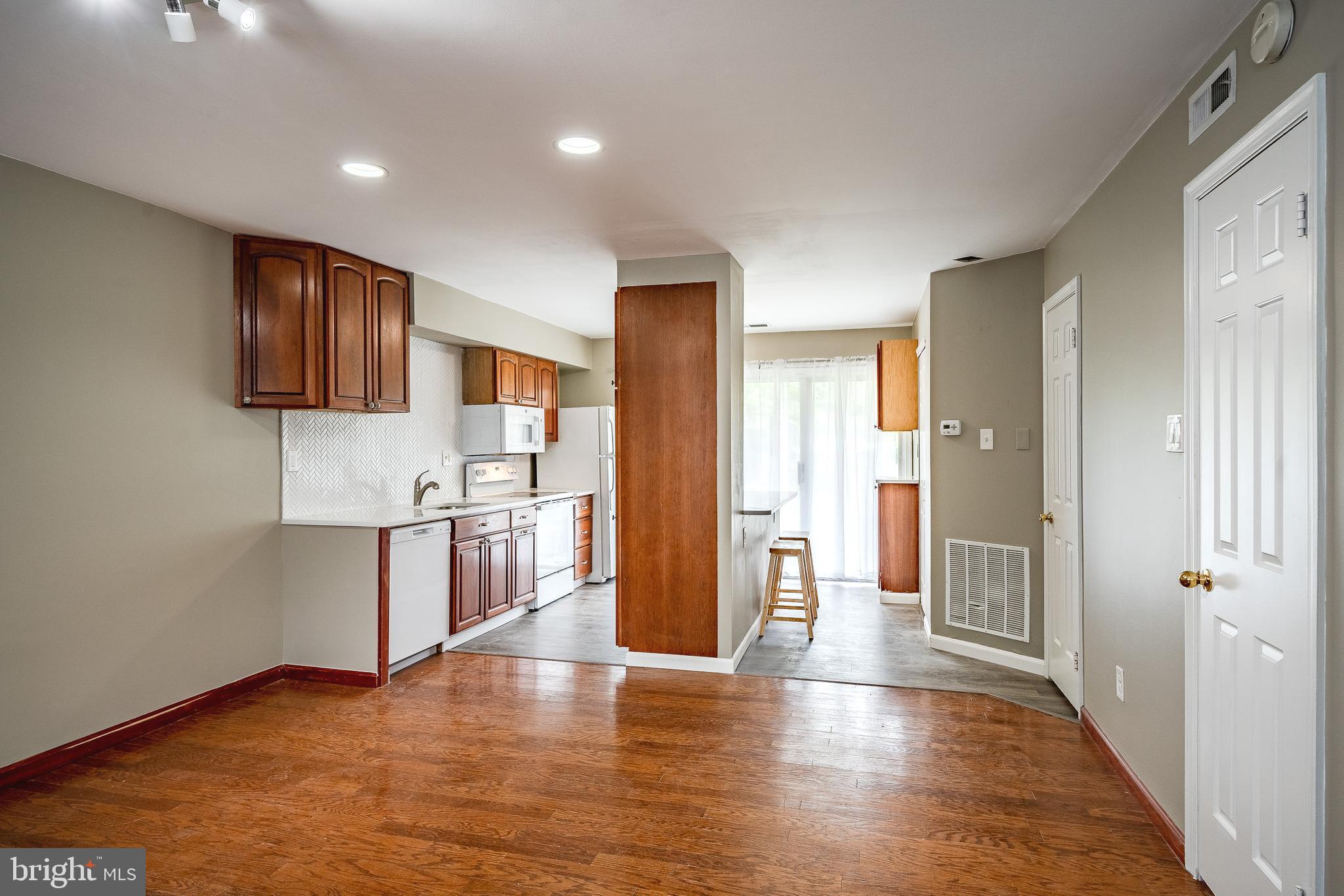 314 Headhouse Court, Unit 314 Chesterbrook, PA 19087 - Photo 11 of 28 New kitchenNew co