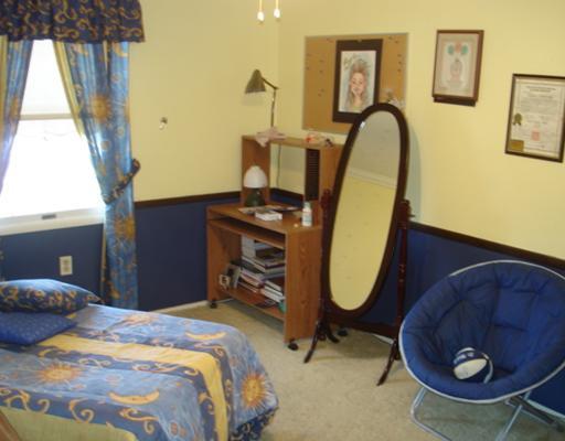16 Fawn Ridge Drive McKees Rocks, PA 15136 - Photo 11 of 18 Bedroom.