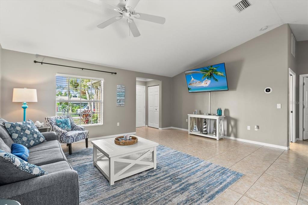 164 Temple Road Venice, FL 34293 - Photo 5 of 32 Gallery Image 5
