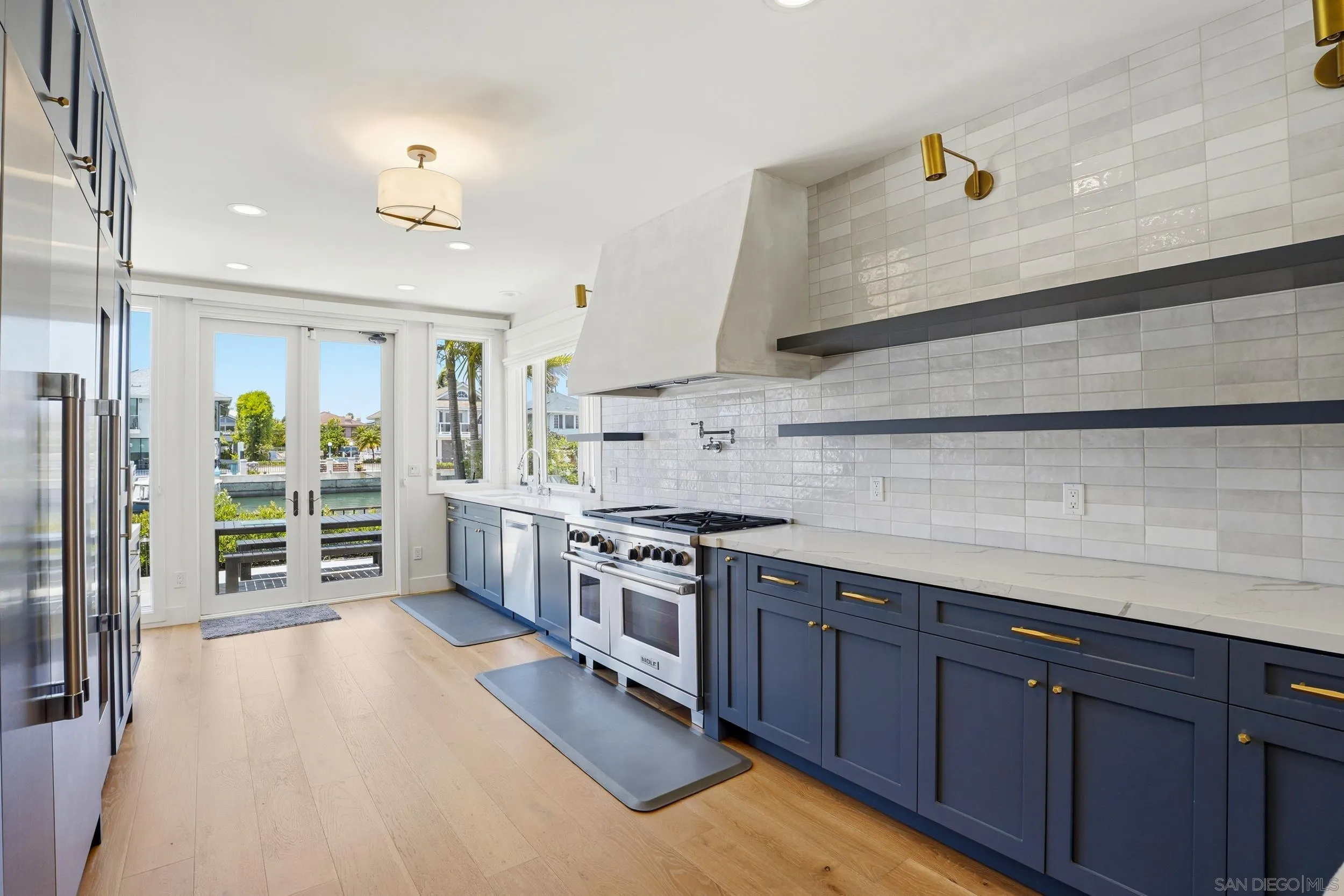 40 Spinnaker Way Coronado, CA 92118 - Photo 9 of 51