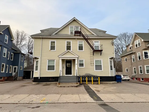 $1,275 | 29 John Street, Unit 8, Attleboro, MA 02703